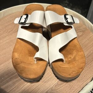 Agape wedges